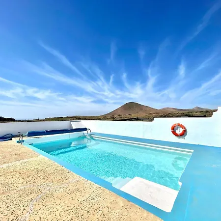 Bonita Casa Rural En Finca Con Vista A Volcan En Tahice, Lanzarote